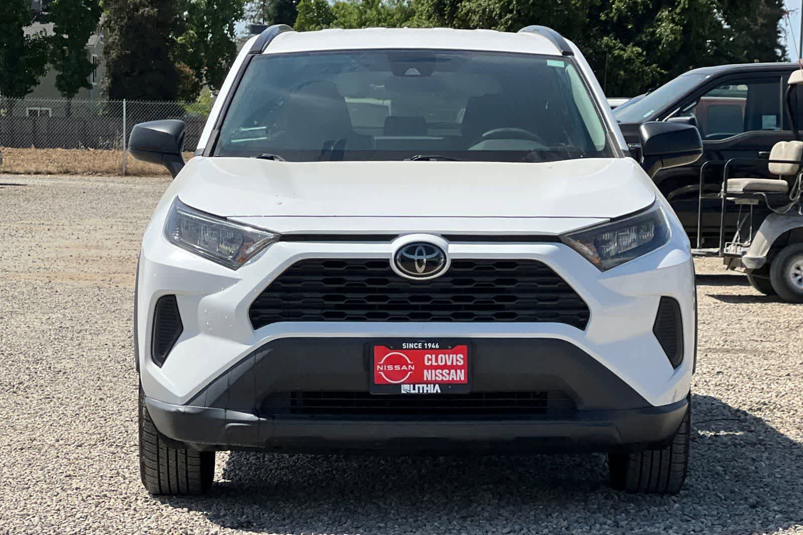 Used 2019 Toyota RAV4 LE FWD image 11