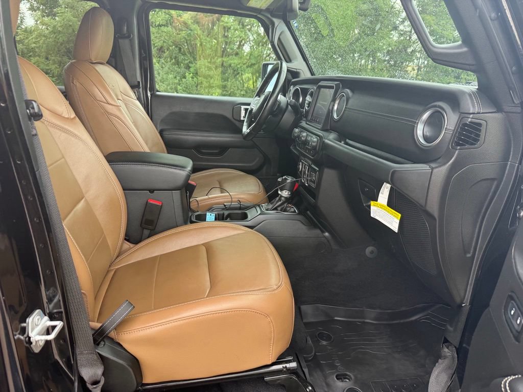 Used 2023 Jeep Wrangler Unlimited Sahara w/ Cold Weather Group AWD/4WD image 23