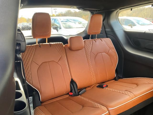 New 2026 Chrysler Pacifica Pinnacle AWD/4WD image 36