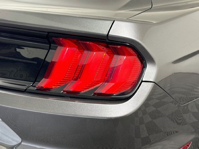 Used 2018 Ford Mustang Coupe RWD image 31