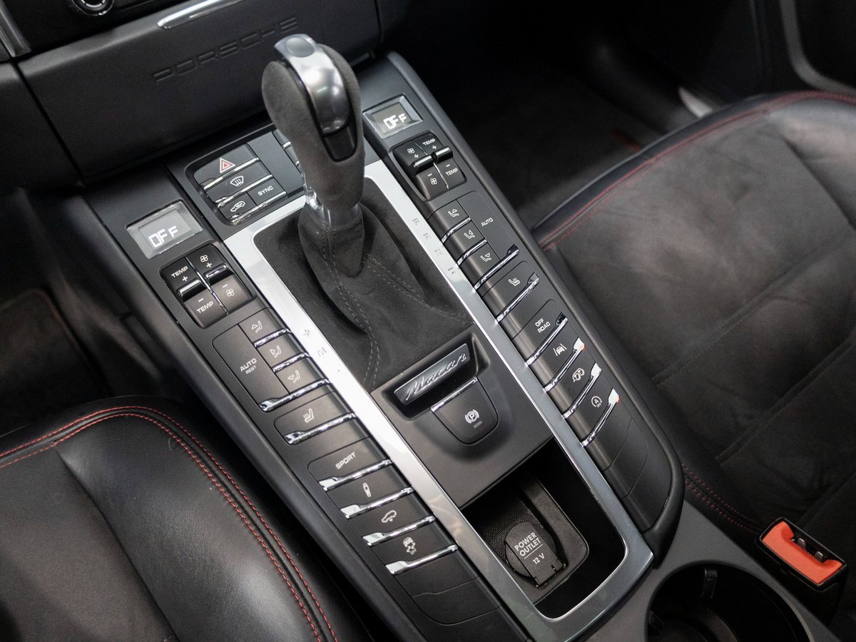 Certified 2017 Porsche Macan GTS image 15