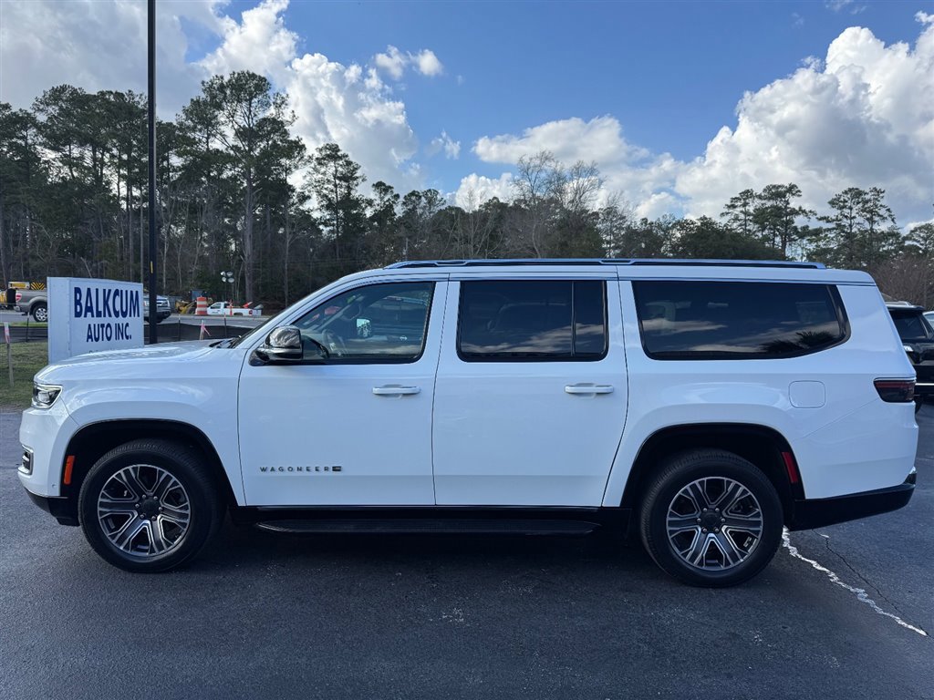 Used 2024 Jeep Wagoneer L Series II w/ Flexible Seating Group image 5