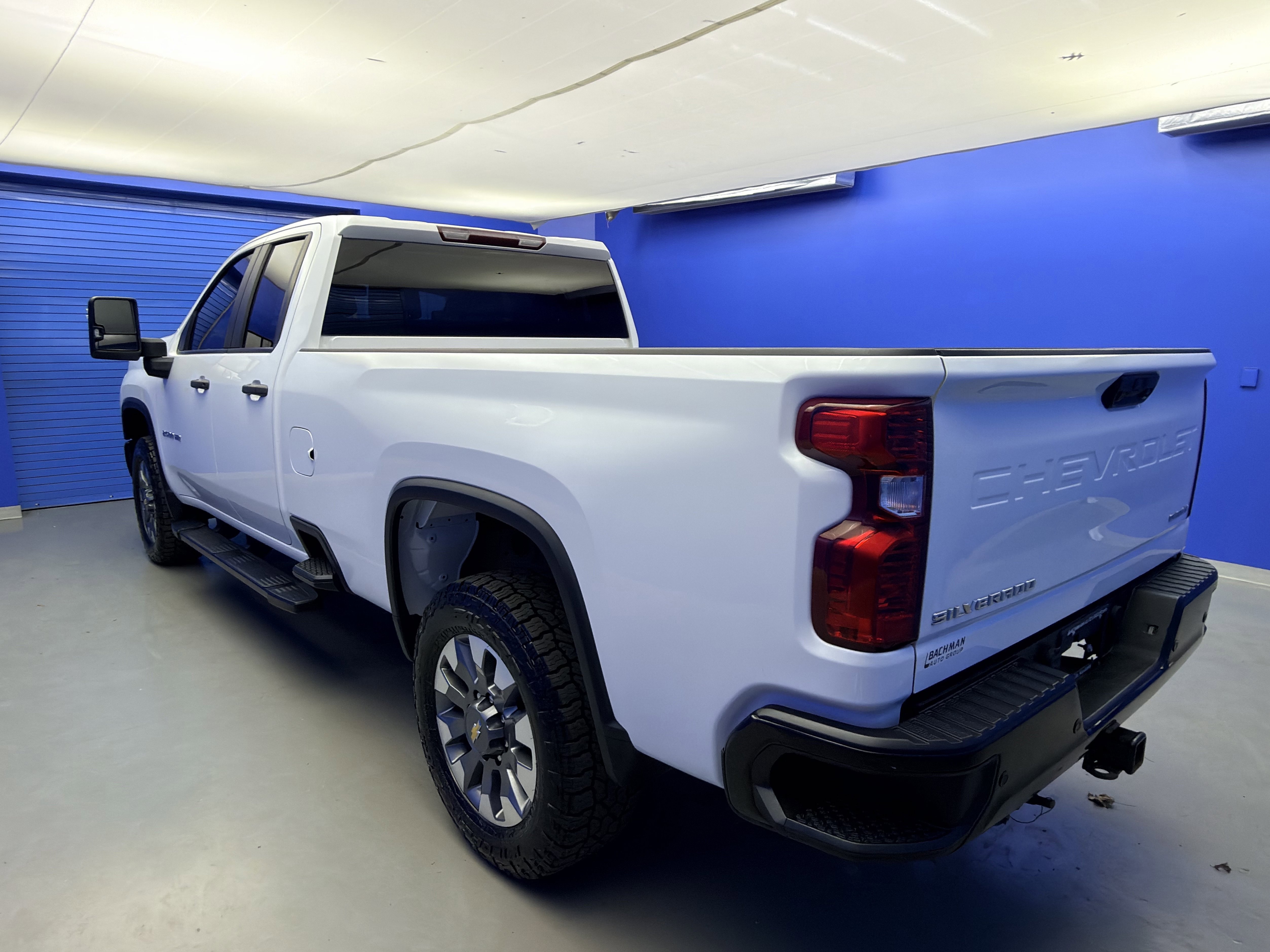 Used 2024 Chevrolet Silverado 2500 Custom w/ Custom Value Package image 5