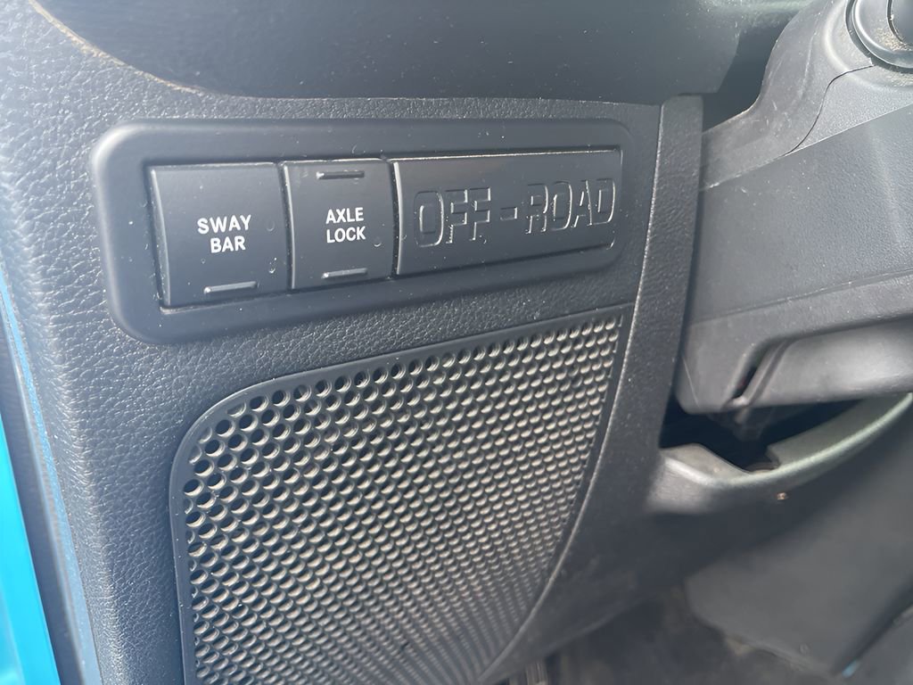 Used 2017 Jeep Wrangler Unlimited Rubicon w/ Connectivity Group image 17