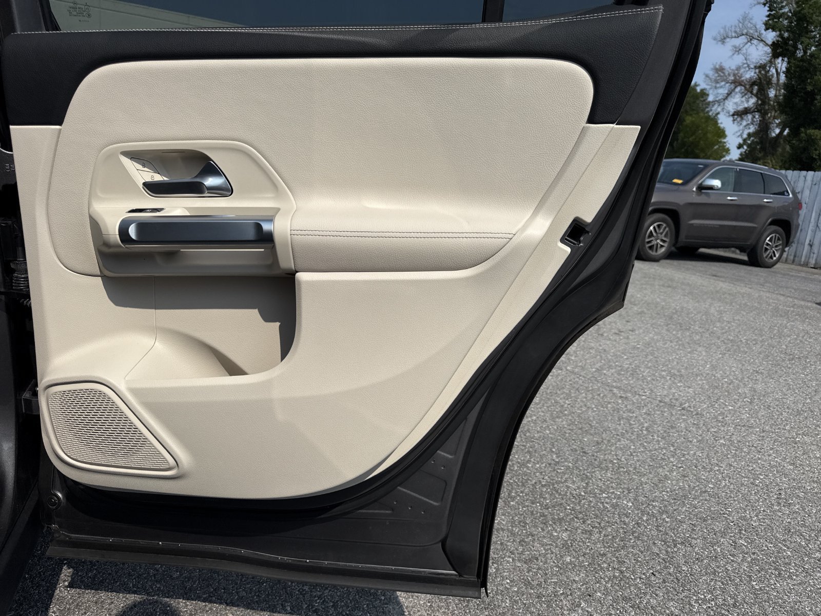 Certified 2022 Mercedes-Benz GLB 250 image 33