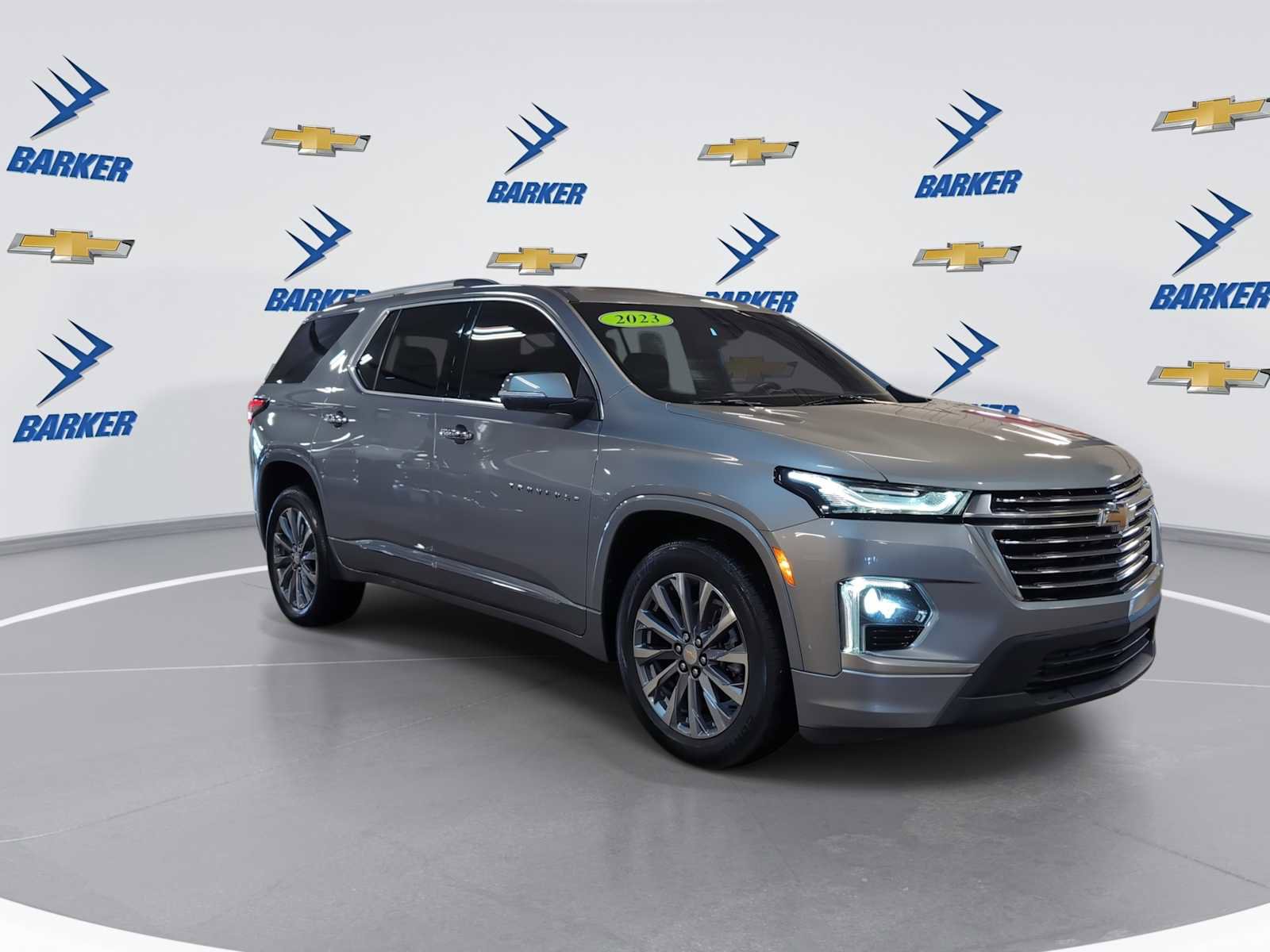 Used 2023 Chevrolet Traverse Premier image 2