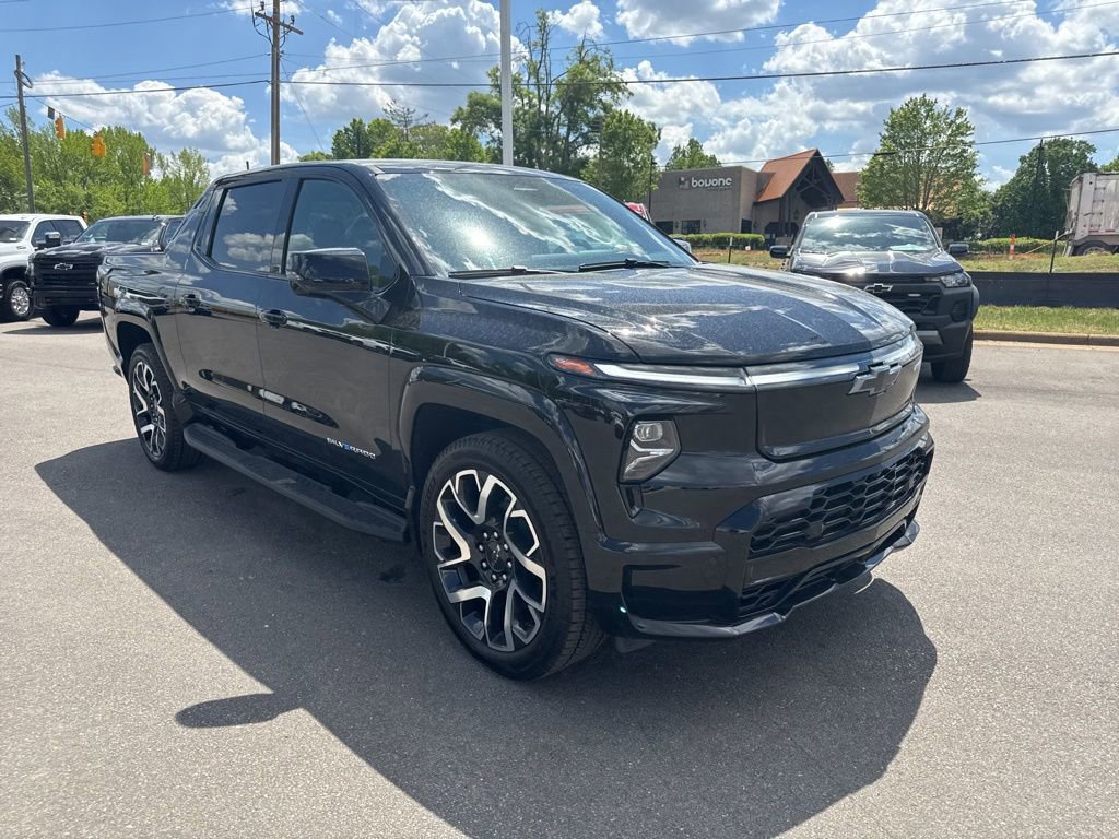 Used 2024 Chevrolet Silverado EV RST AWD/4WD image 7
