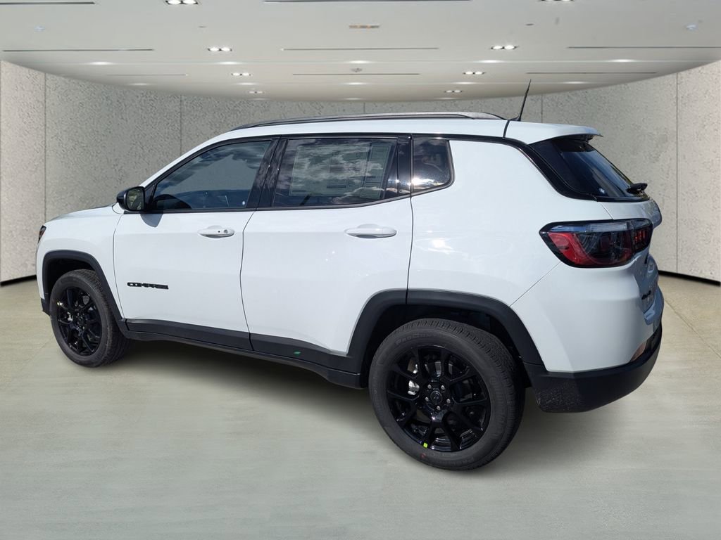 New 2026 Jeep Compass Latitude image 4