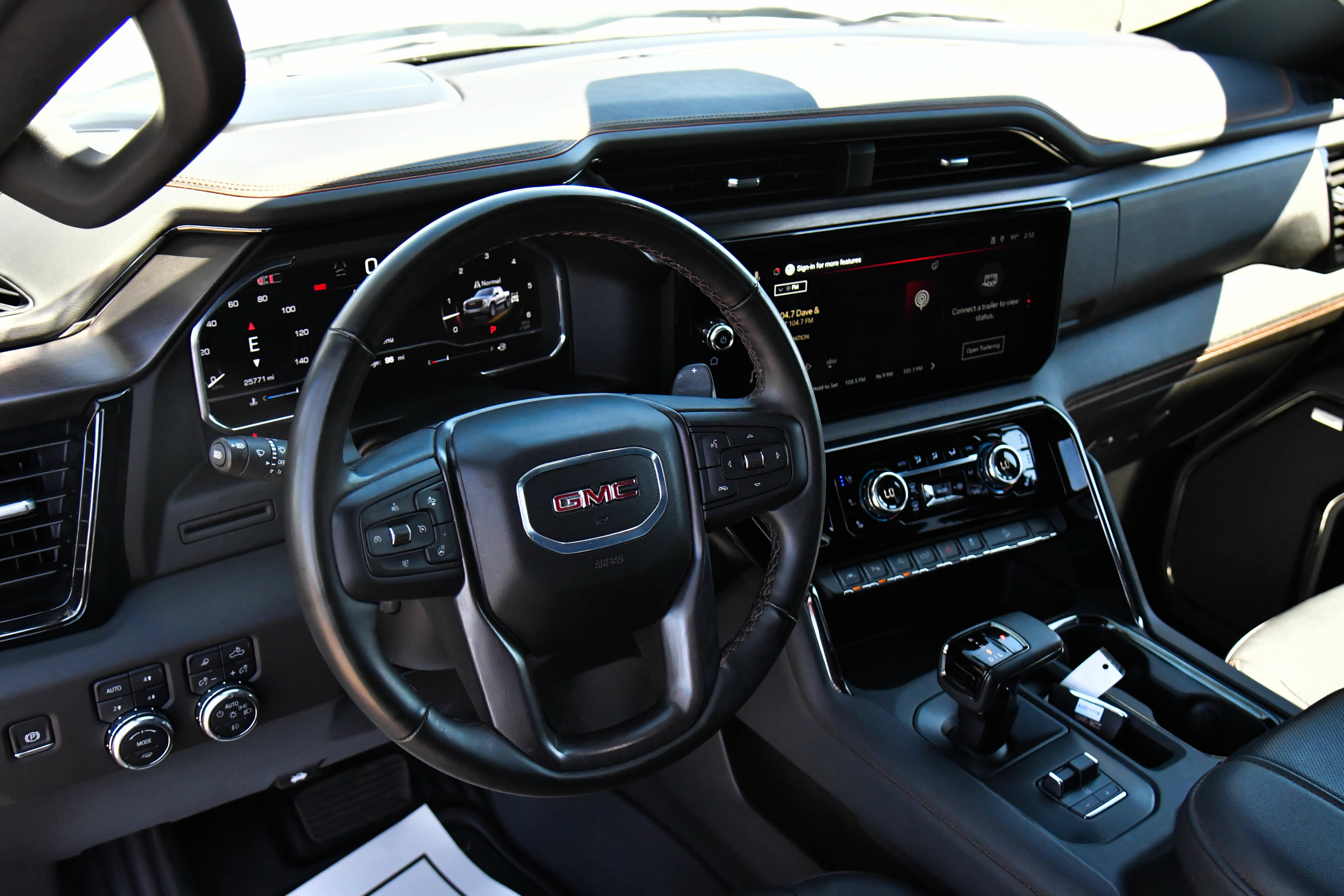 Used 2025 GMC Sierra 1500 AT4 AWD/4WD image 17