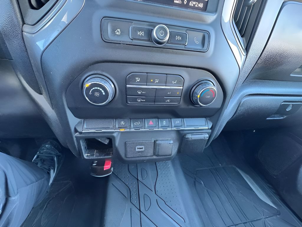 Used 2020 Chevrolet Silverado 1500 Custom w/ Custom Value Package AWD/4WD image 8