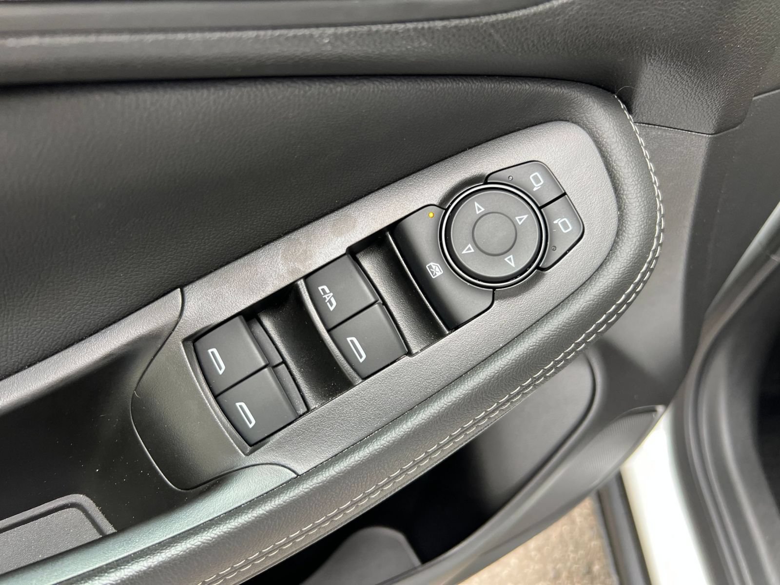 Used 2025 Buick Encore GX Preferred FWD image 18