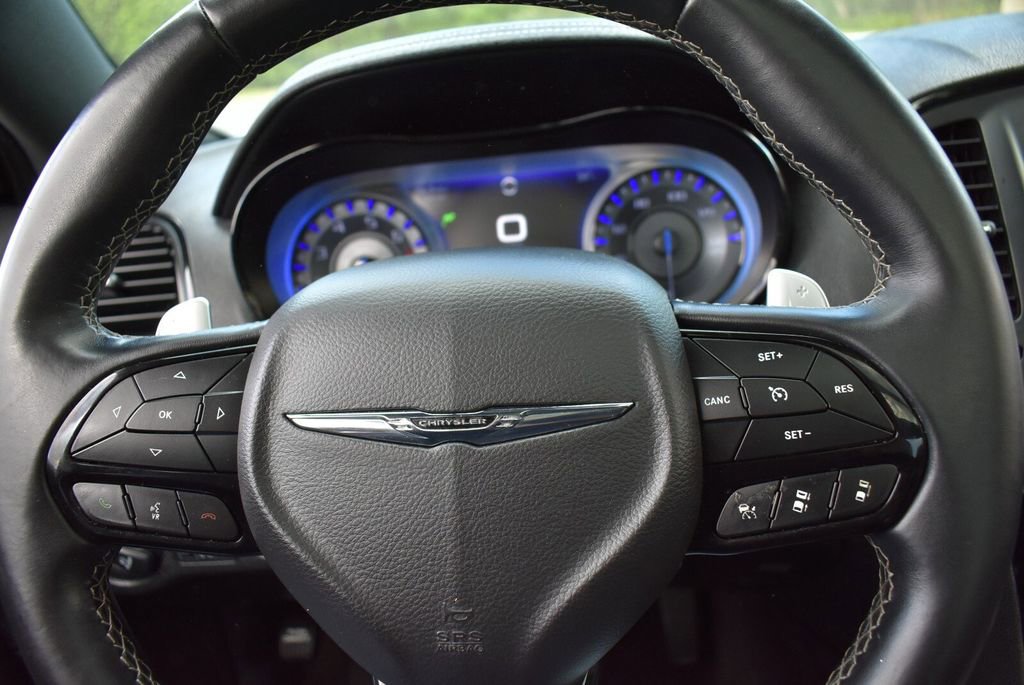 Used 2018 Chrysler 300 S w/ 300S Premium Group RWD image 15