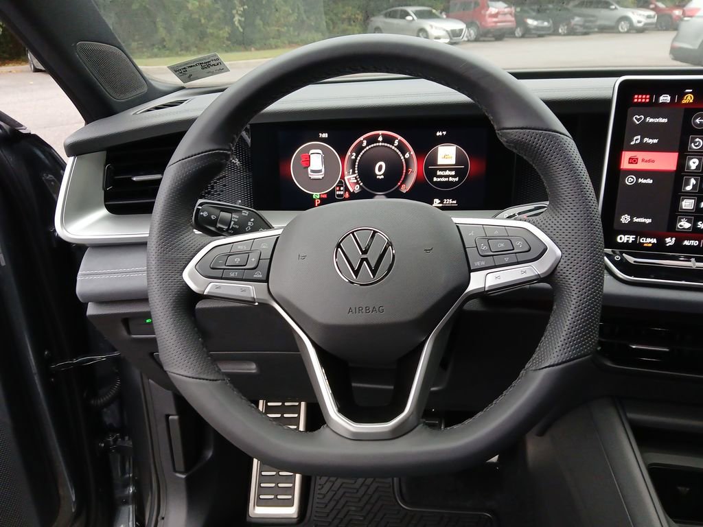 New 2026 Volkswagen Tiguan SE R-Line image 14