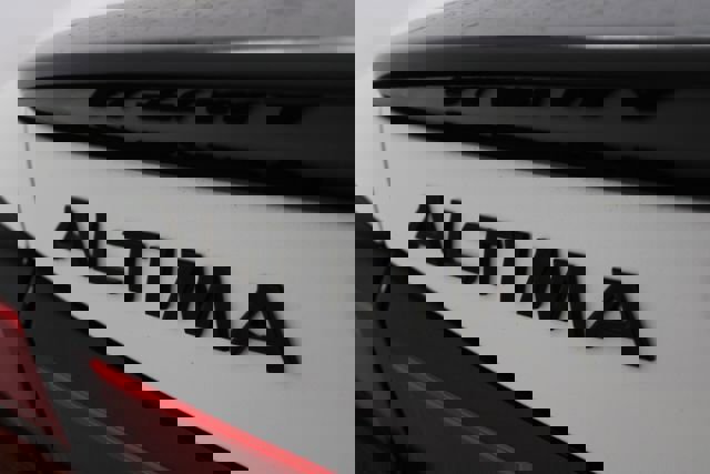 Used 2020 Nissan Altima 2.5 SR w/ Premium Package image 7