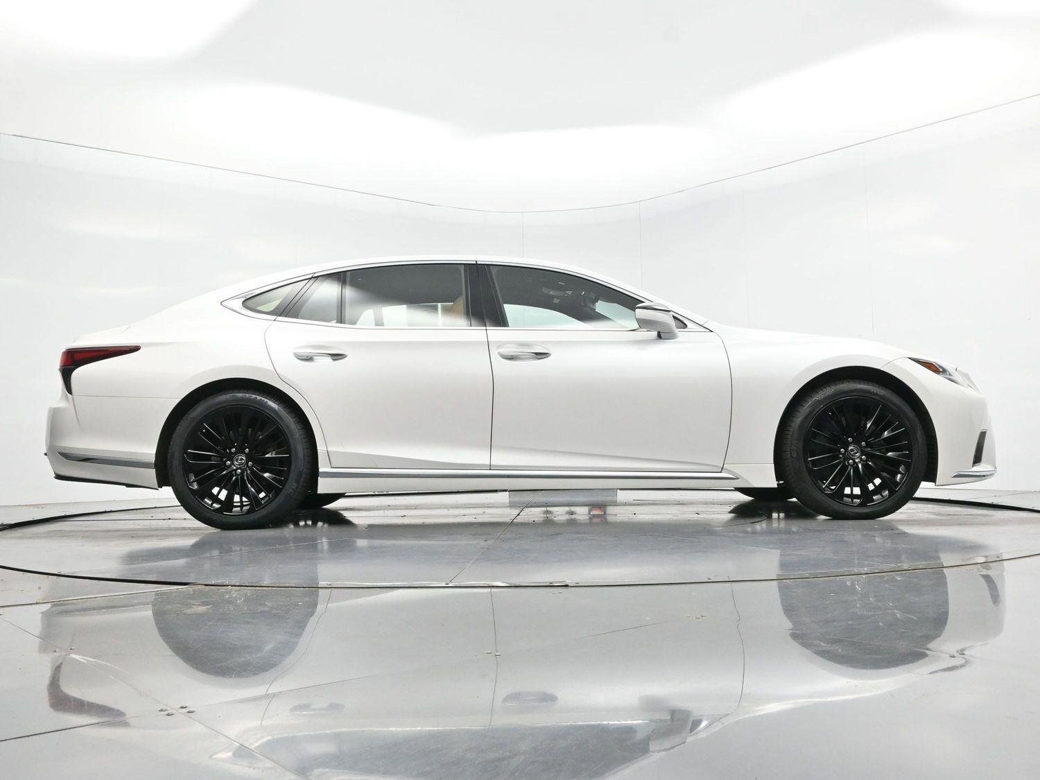 Used 2022 Lexus LS 500 w/ Accessory Package (Z1) image 44