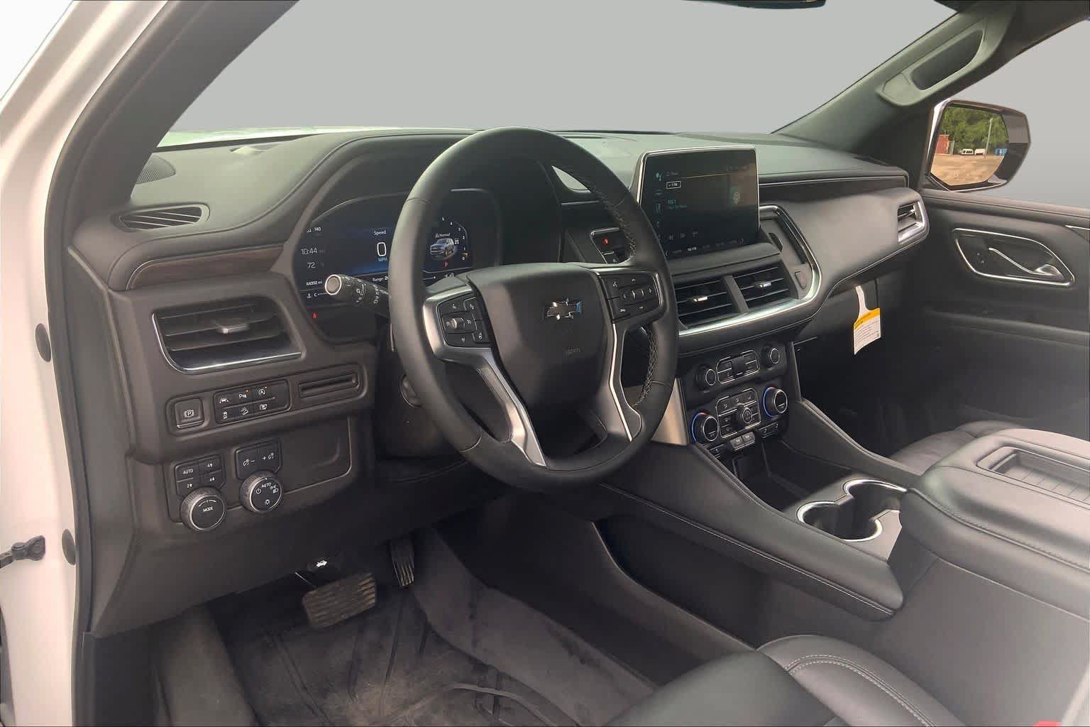 Used 2023 Chevrolet Tahoe Z71 w/ Luxury Package AWD/4WD image 18