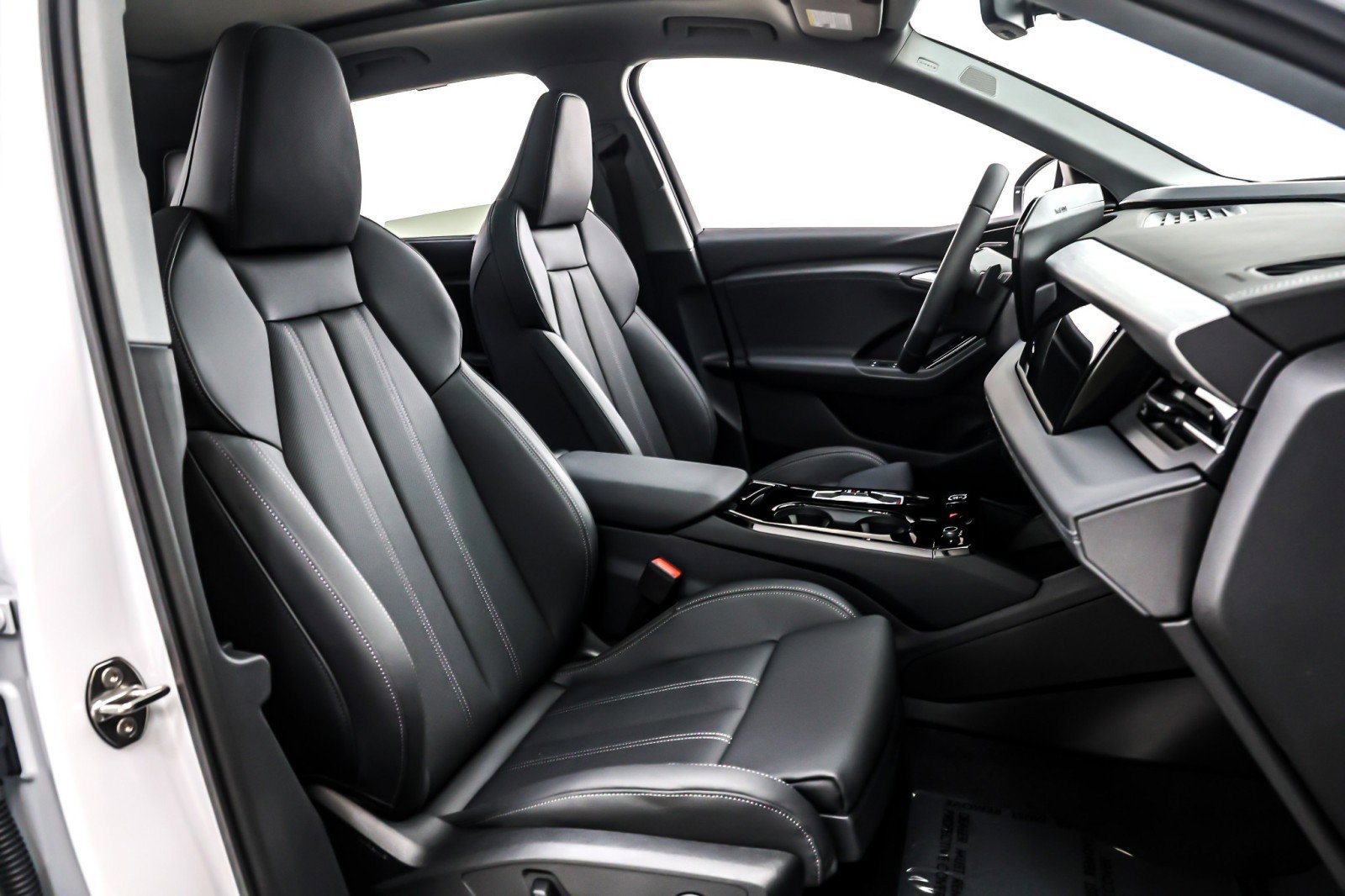 New 2025 Audi Q6 e-tron Premium Plus AWD/4WD image 7