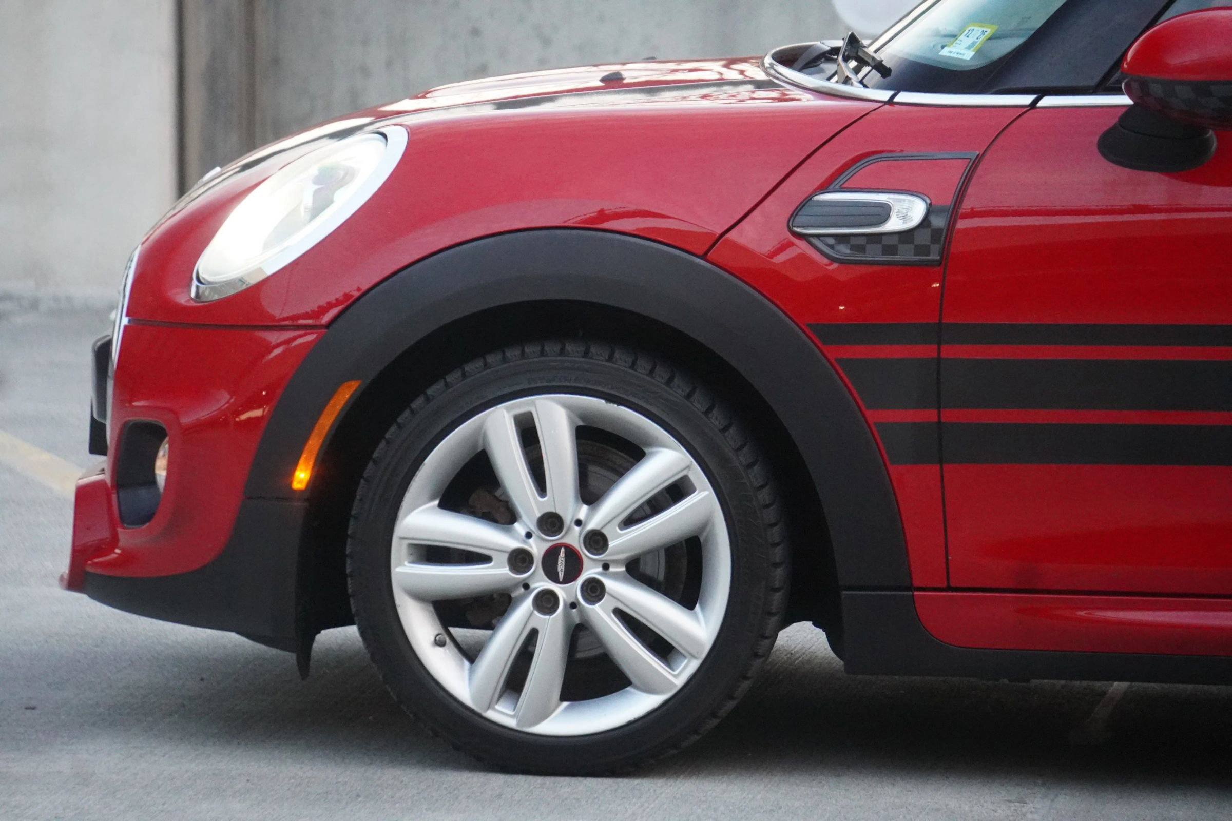 Used 2015 MINI Cooper 2-Door Hardtop image 25