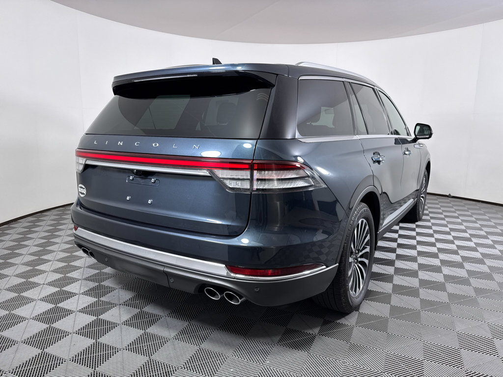 Used 2023 Lincoln Aviator Reserve w/ Elements Package Plus AWD/4WD image 17