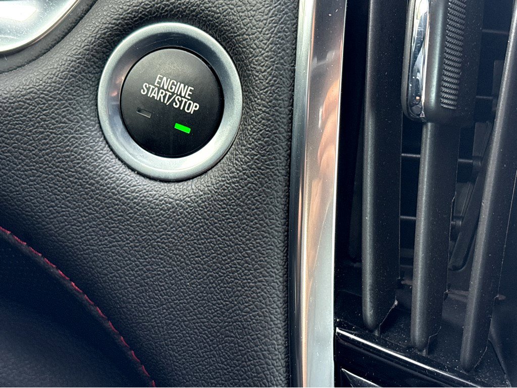 Used 2023 Chevrolet Traverse RS image 7