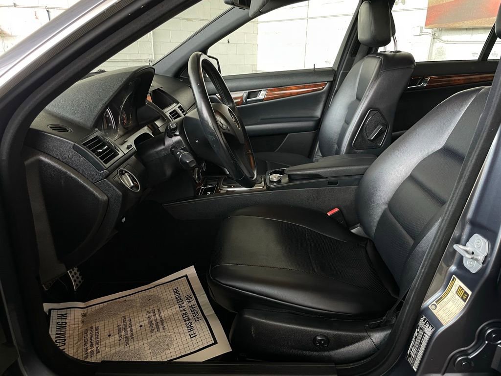 Used 2011 Mercedes-Benz C 300 4MATIC Sedan image 9