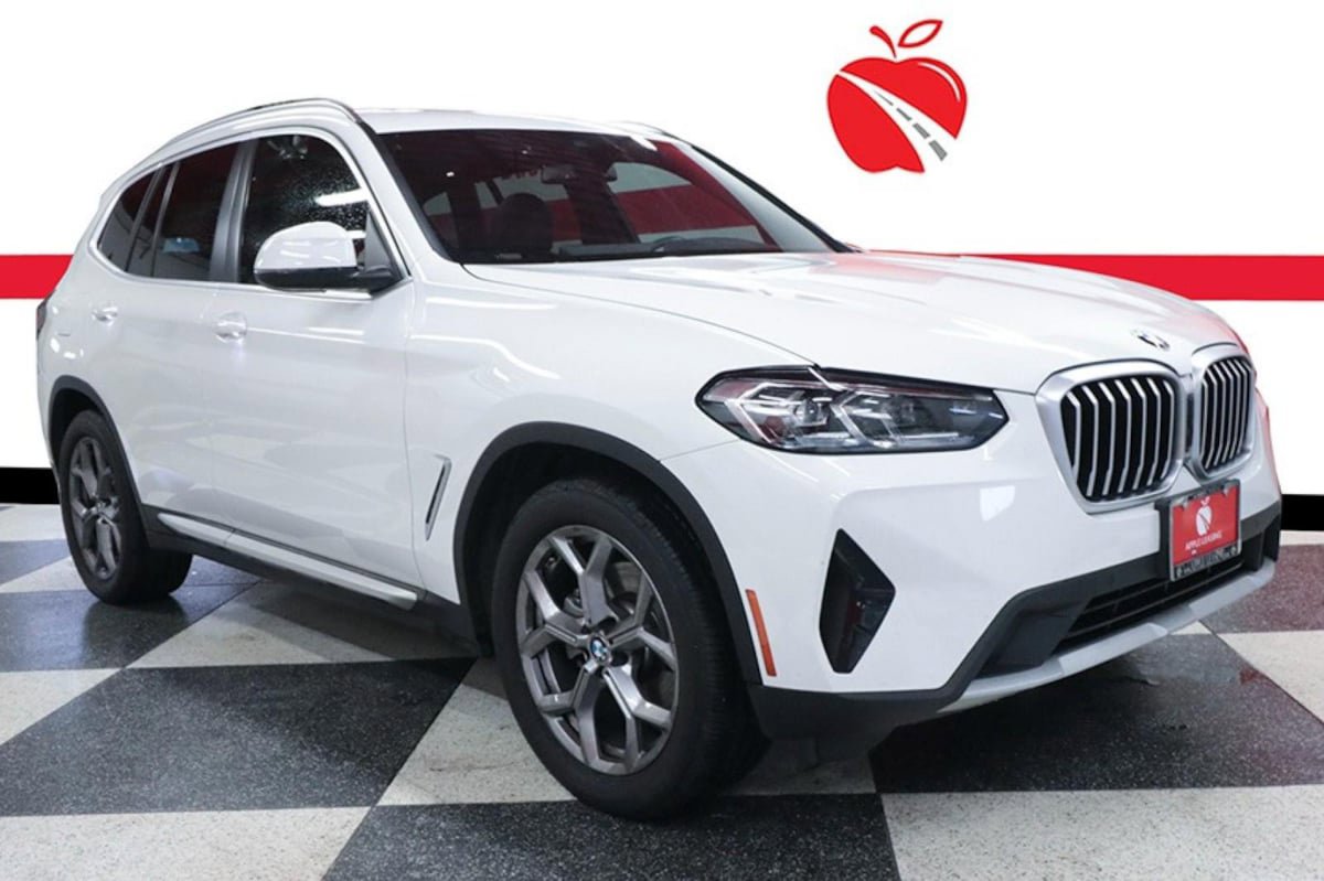 Used 2024 BMW X3 sDrive30i w/ Premium Package image 1