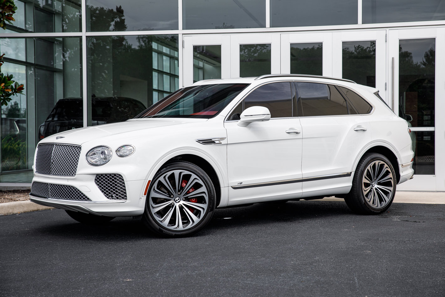 Used 2021 Bentley Bentayga AWD/4WD video 1
