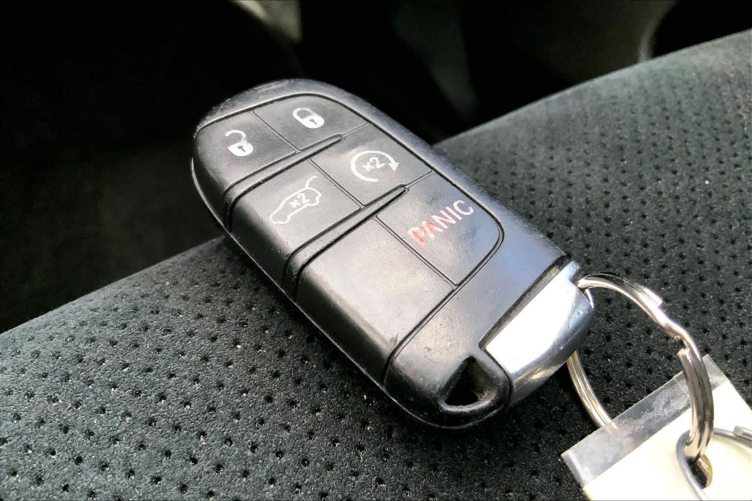 Used 2018 Jeep Grand Cherokee Altitude RWD image 13