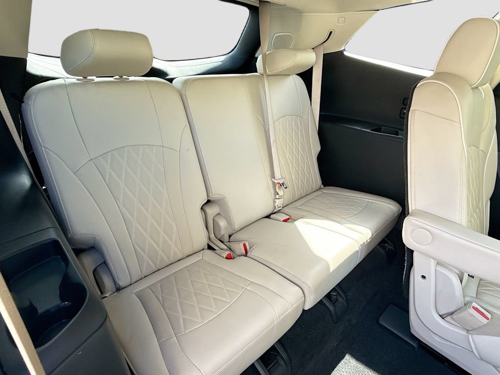 Used 2024 Buick Enclave Avenir w/ Avenir Technology Package FWD image 27