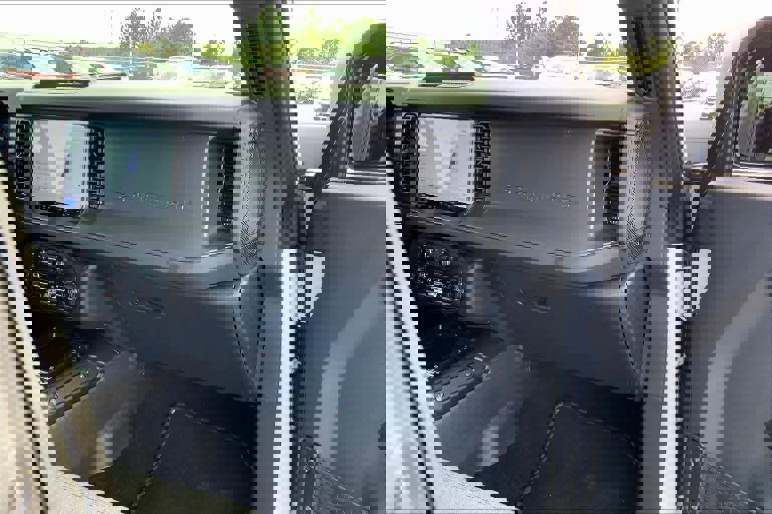 Certified 2025 Ford Bronco Big Bend image 18