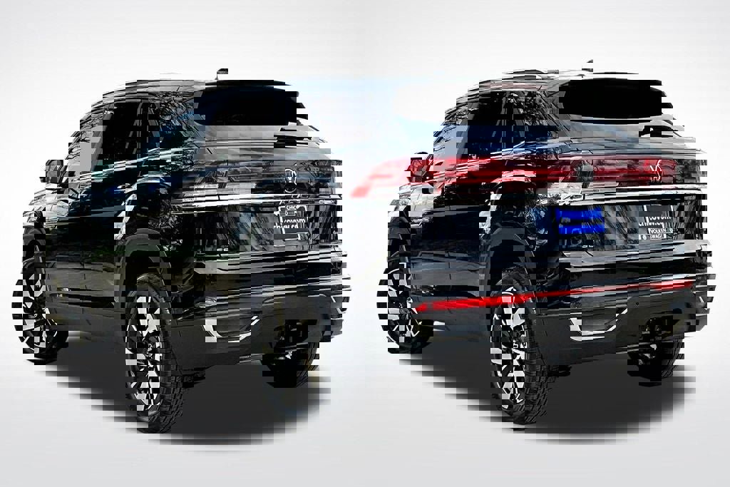 New 2025 Volkswagen Atlas Cross Sport SE image 13