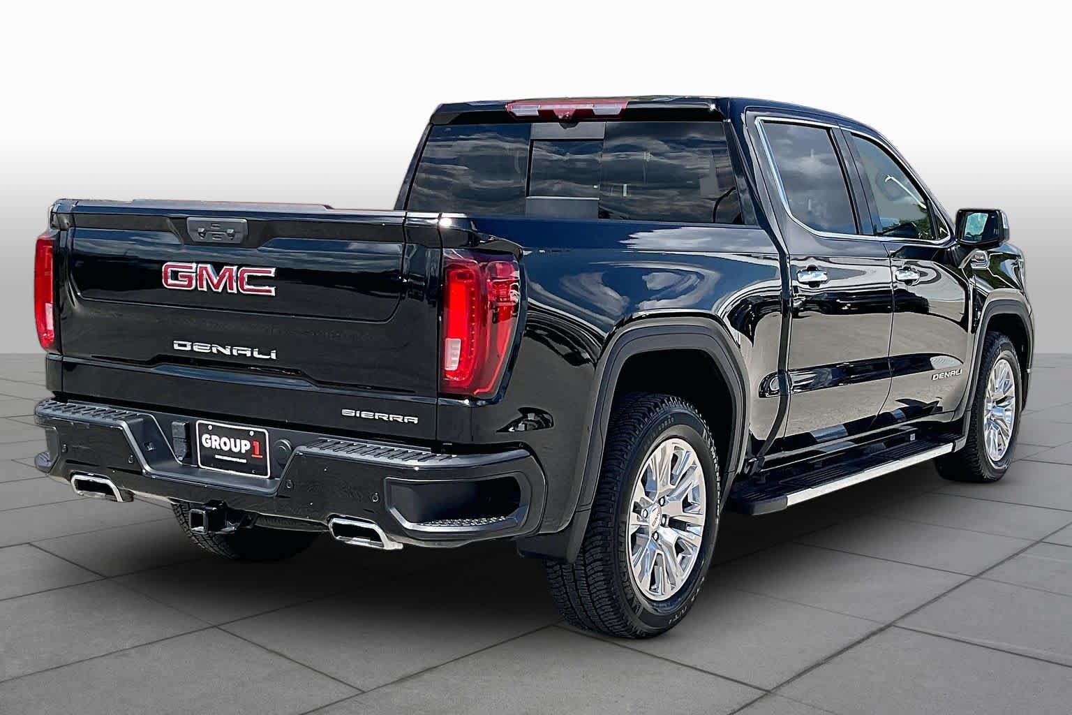 Used 2024 GMC Sierra 1500 Denali w/ Technology Package AWD/4WD image 13