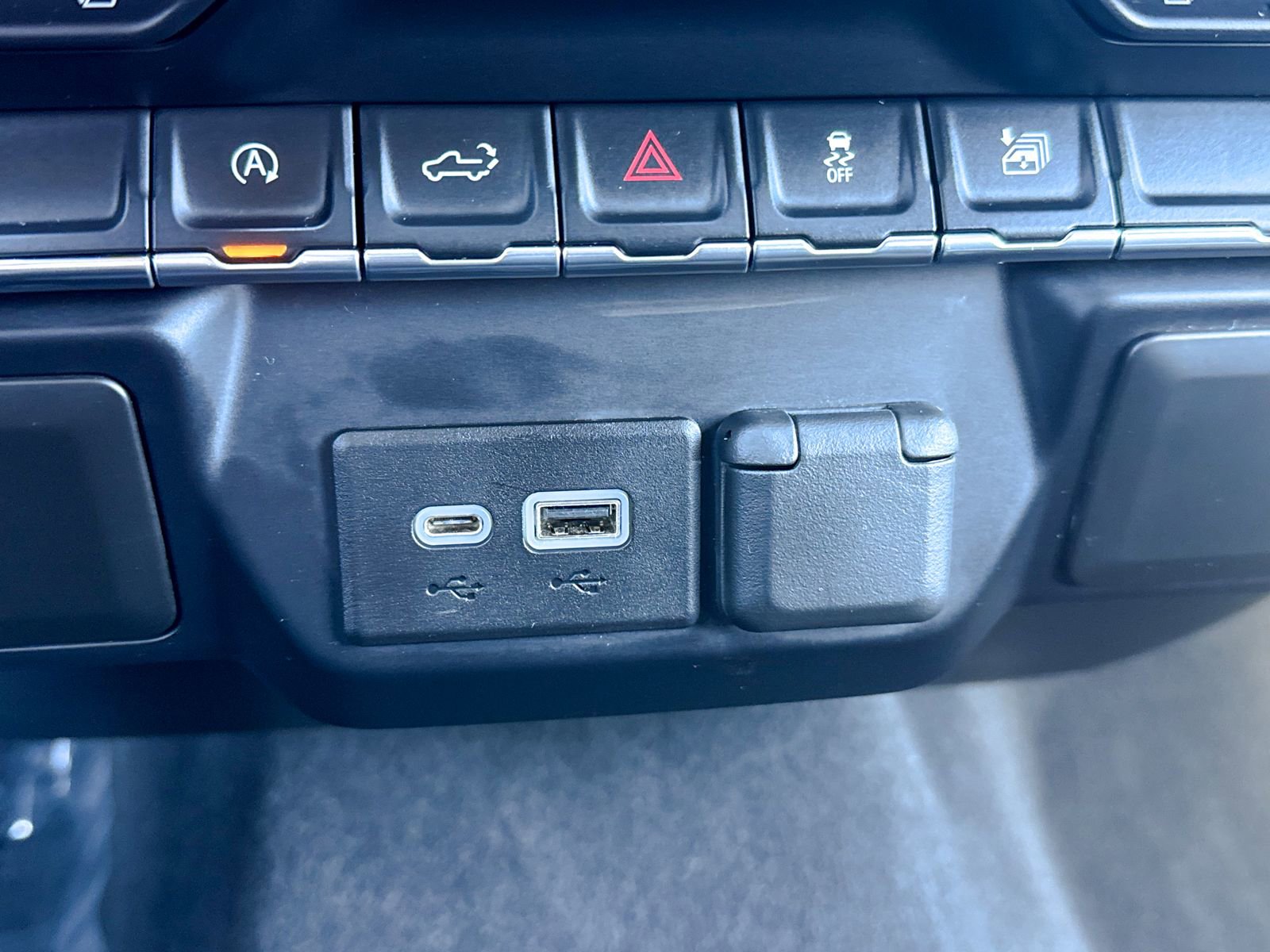 Certified 2020 Chevrolet Silverado 1500 LT w/ All-Star Edition image 36