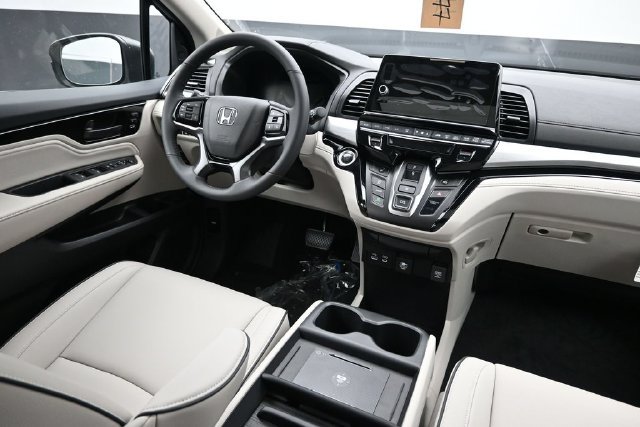 New 2027 Honda Odyssey Touring image 10