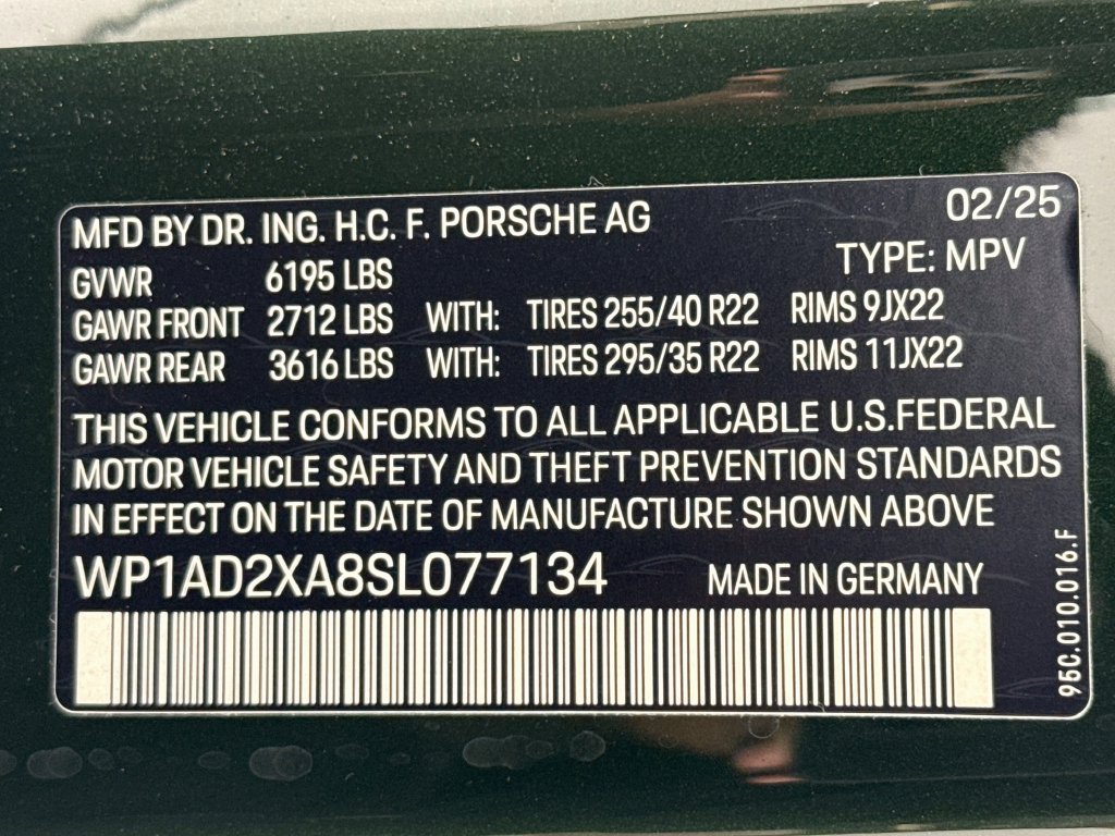 Certified 2025 Porsche Macan Electric RWD image 33