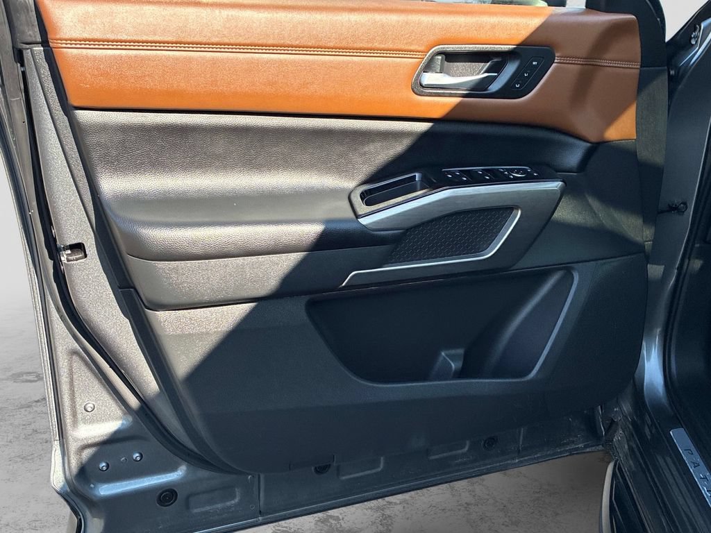 Certified 2023 Nissan Pathfinder Platinum AWD/4WD image 21
