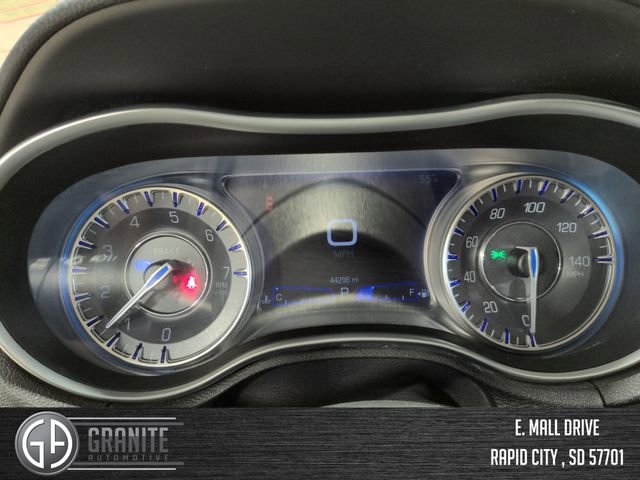 Used 2023 Chrysler 300 Touring L w/ Comfort Group image 15