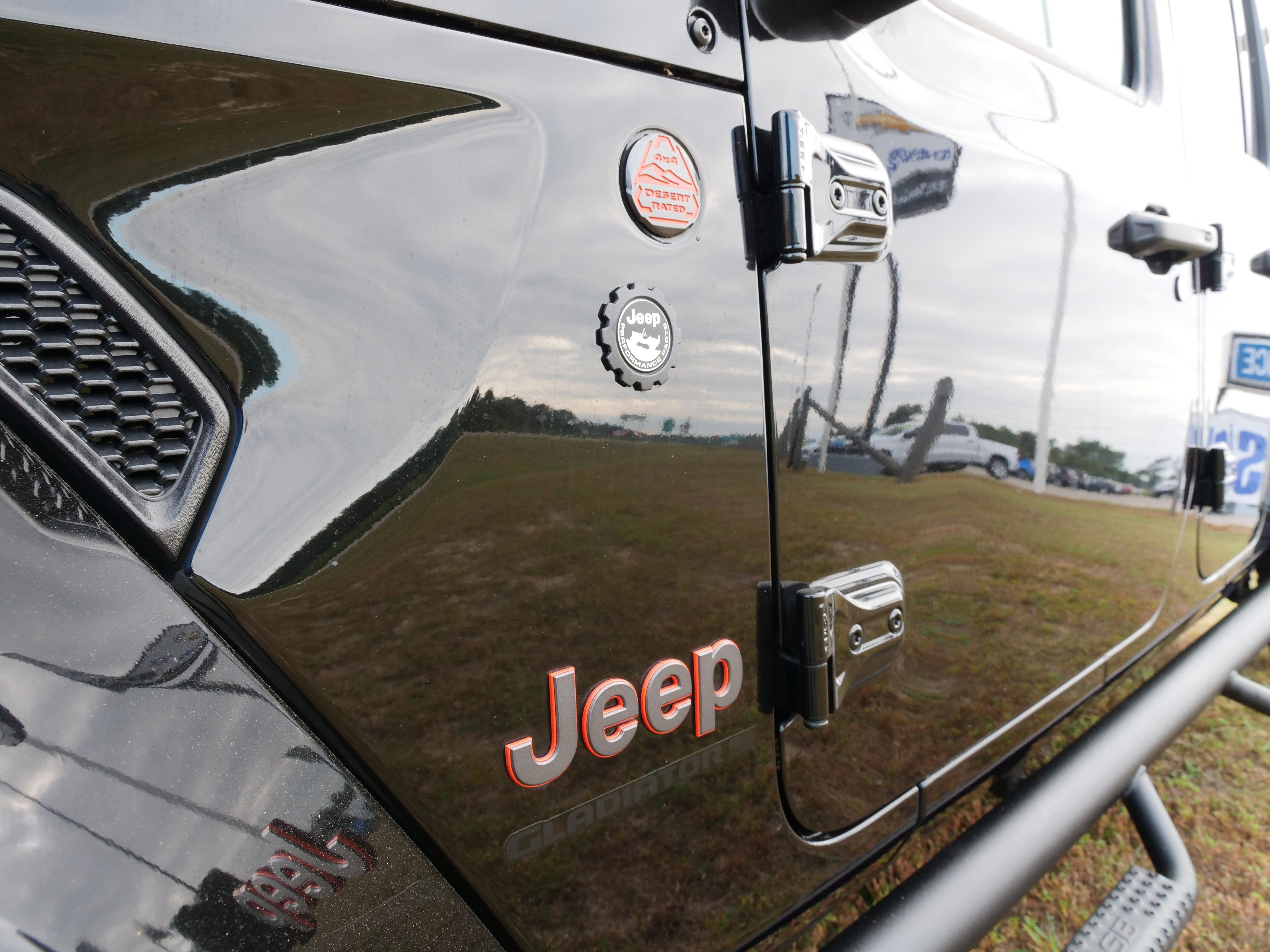 Used 2023 Jeep Gladiator Mojave w/ Cold Weather Group image 15