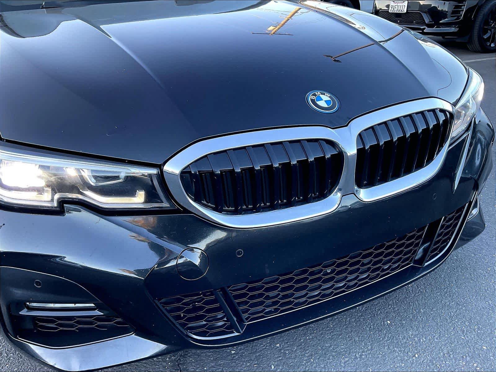 Used 2022 BMW 330e w/ M Sport Package RWD image 32