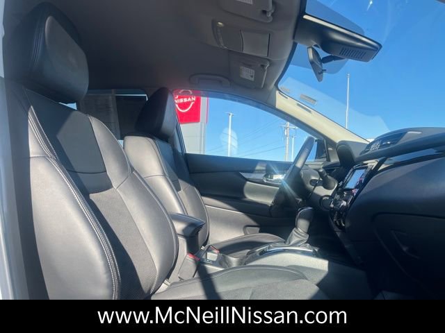 Used 2022 Nissan Rogue Sport SV w/ Technology Package image 12