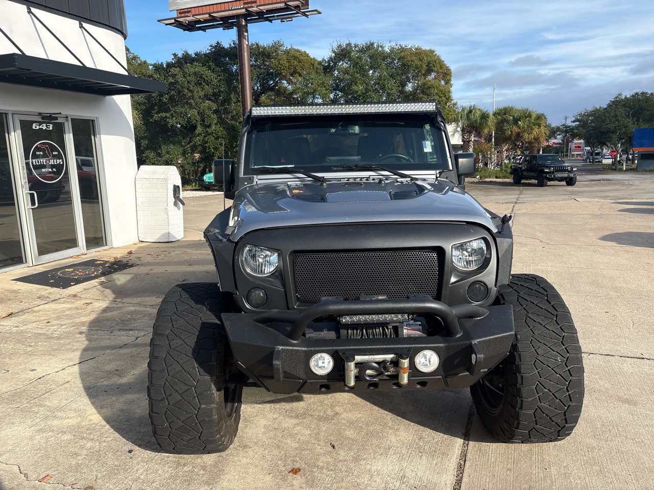 Used 2016 Jeep Wrangler Unlimited Rubicon image 3