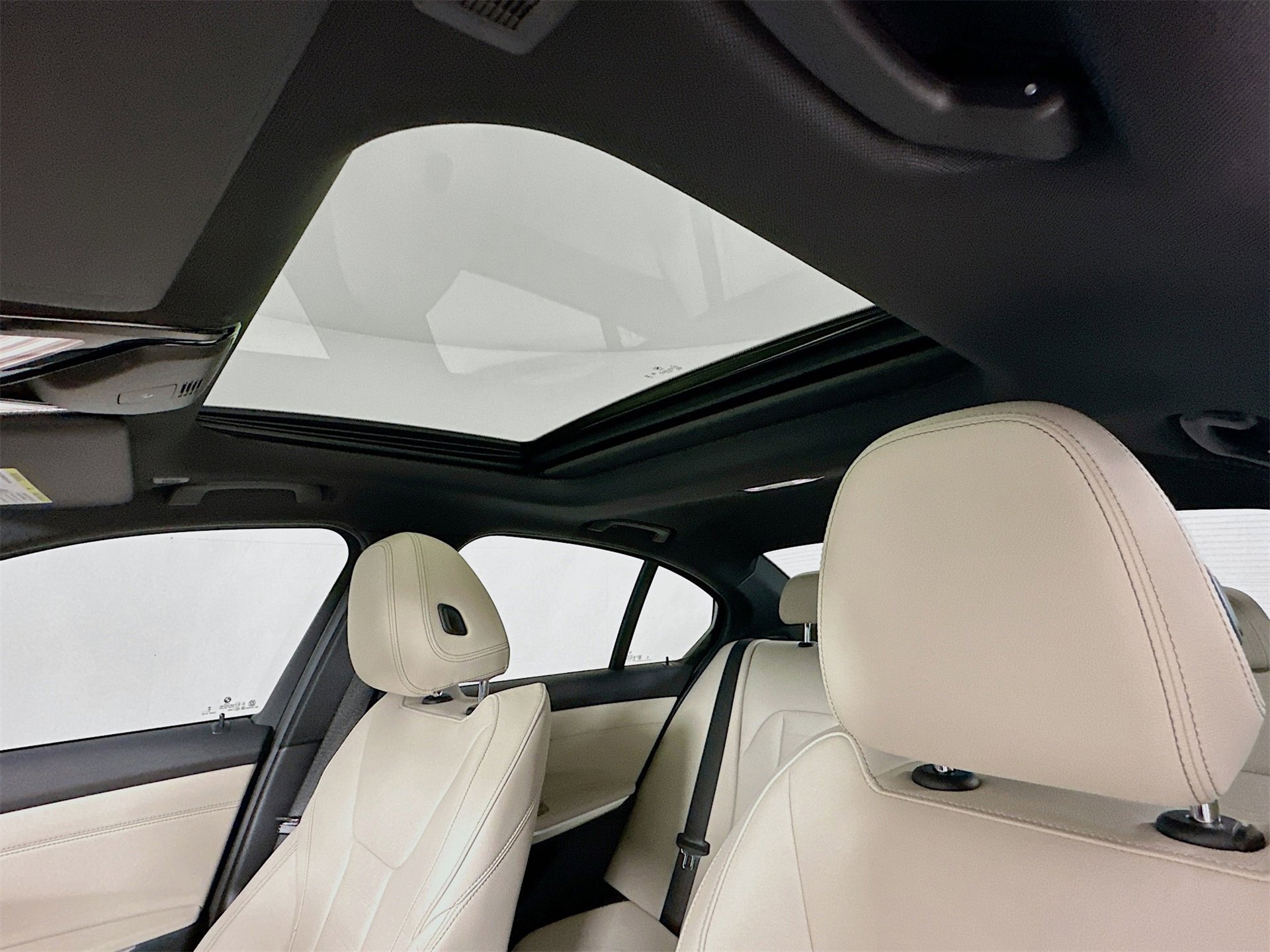 Used 2025 BMW M340i xDrive w/ Premium Package image 24