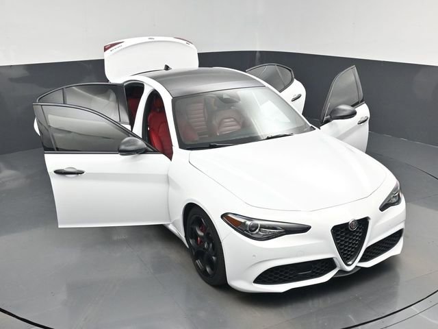 Used 2021 Alfa Romeo Giulia Ti Sport image 56