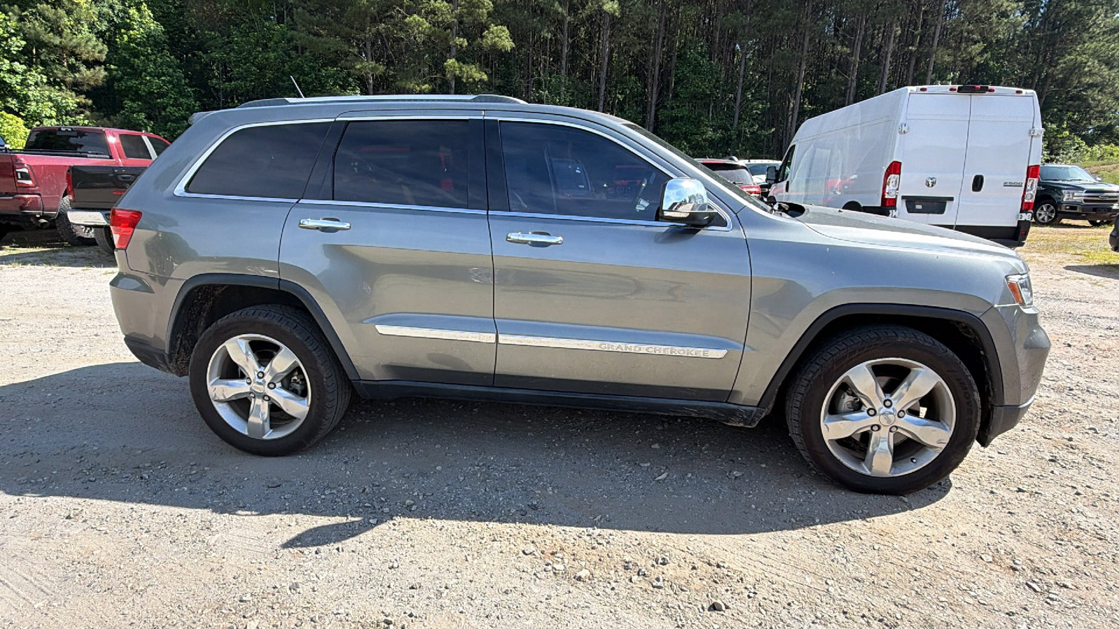 Used 2012 Jeep Grand Cherokee Overland Summit RWD image 7