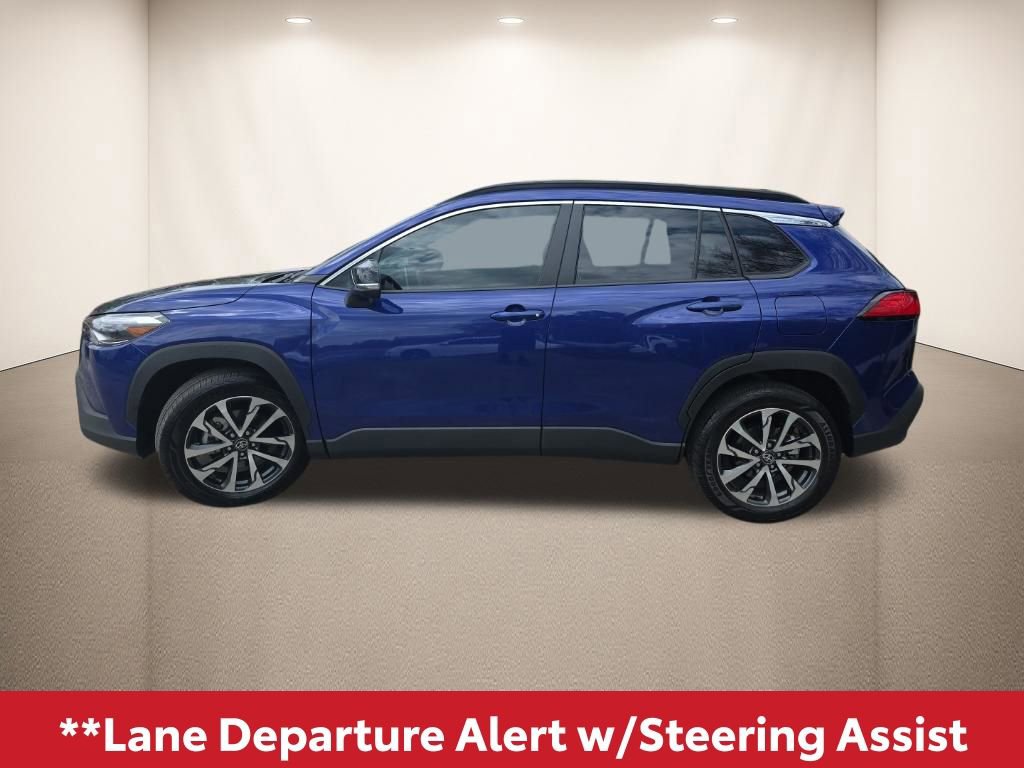 Used 2025 Toyota Corolla Cross XLE w/ Convenience Package image 10