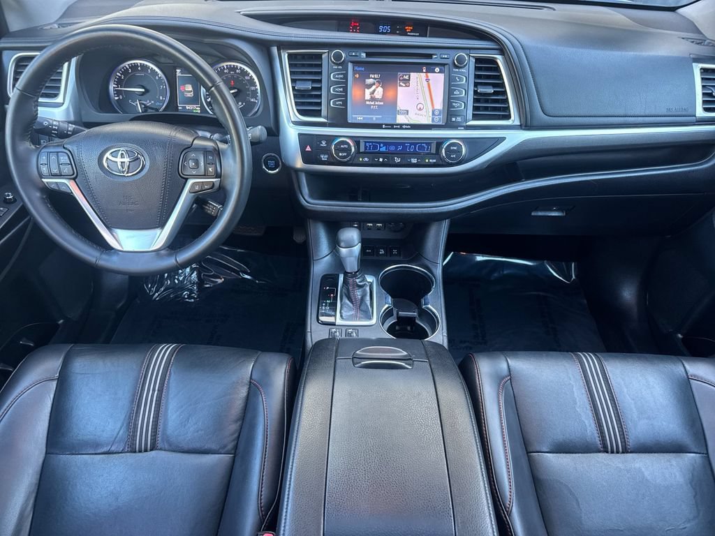 Used 2019 Toyota Highlander SE AWD/4WD image 17