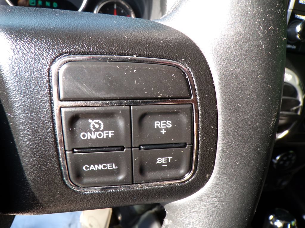Used 2015 Jeep Wrangler Unlimited Sahara w/ Connectivity Group AWD/4WD image 27
