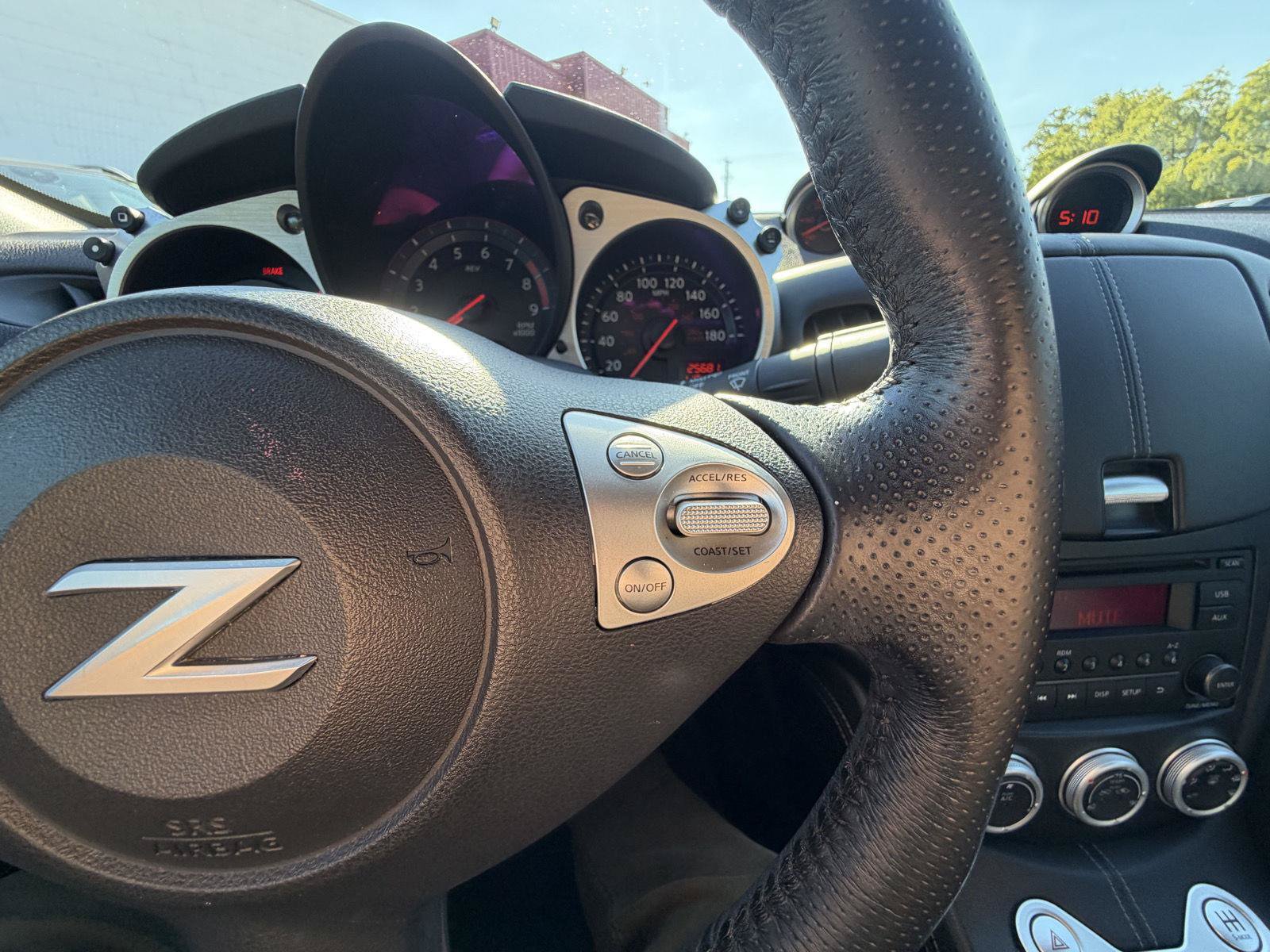 Used 2017 Nissan 370Z Coupe RWD image 17