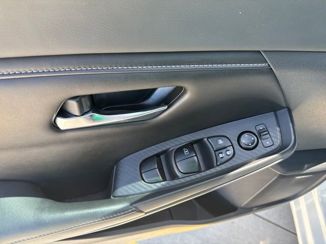 Used 2022 Nissan Sentra SV FWD image 11