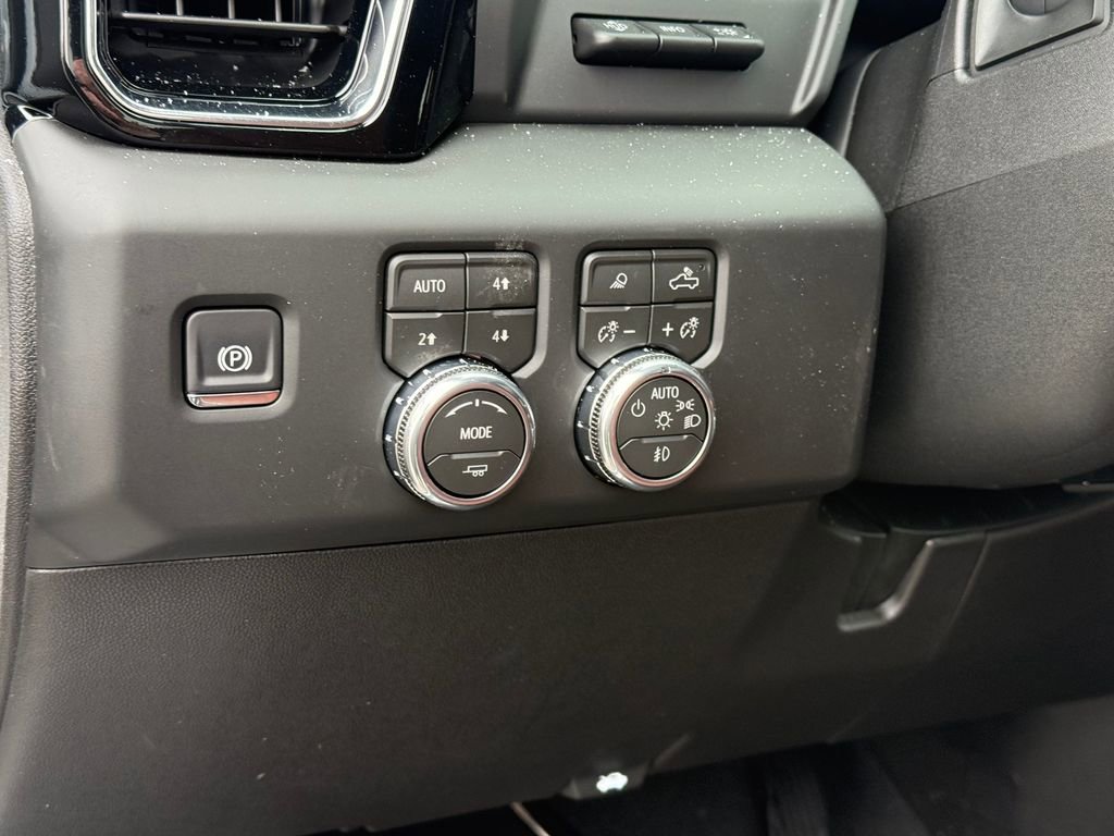 New 2026 GMC Sierra 2500 Denali Ultimate image 17